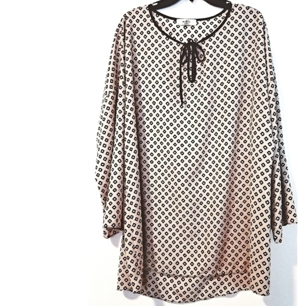 Moa Moa Women Tan Black Geometric Popover Top Tie Neck Blouse 1X